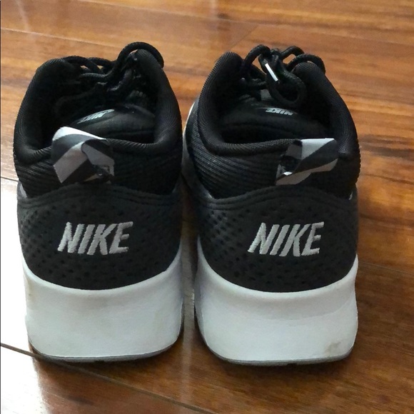 Women’s Nike Air Max Thea Size 7 - Picture 5 of 8